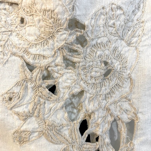 COTTON LINEN TABLE CLOTH WITH CUT OUT DESIGN AND EMBROIDERED TRIM 54” X 72” - Picture 10 of 12